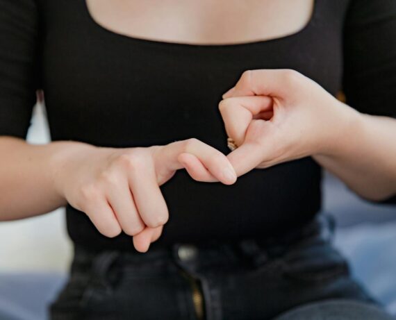 Curso Lengua de signos en el ámbito laboral para operativa (INICIAL)